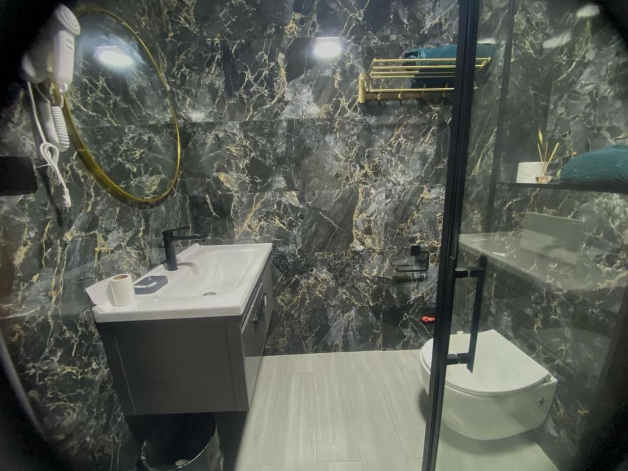 Hotel 770 バトゥーミ エクステリア 写真