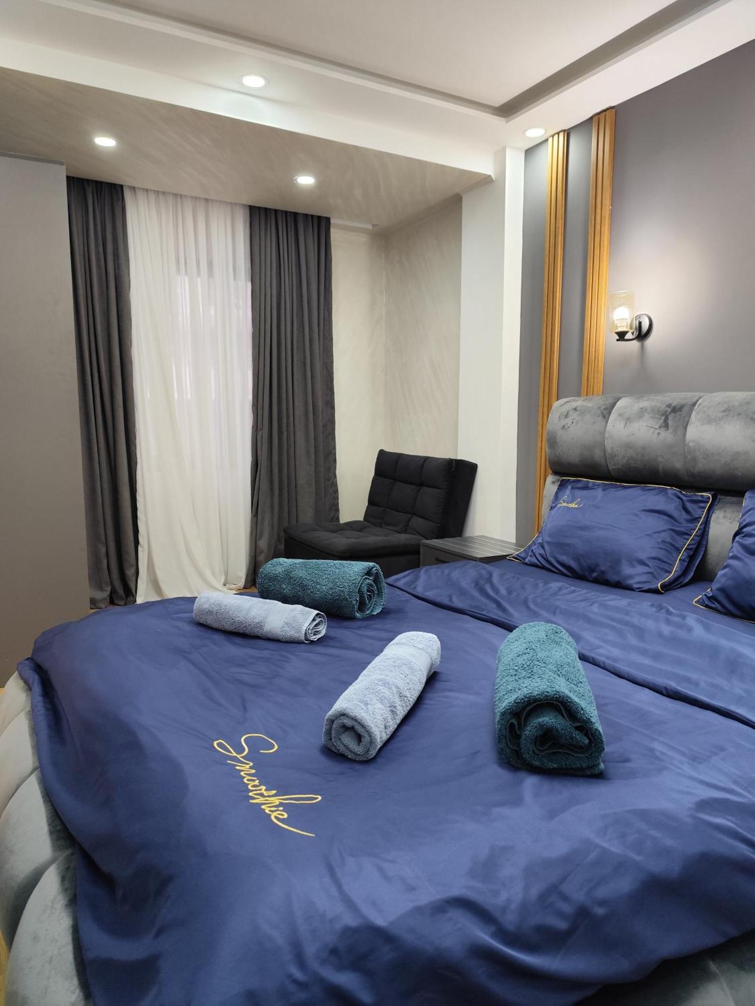 Hotel 770 バトゥーミ エクステリア 写真