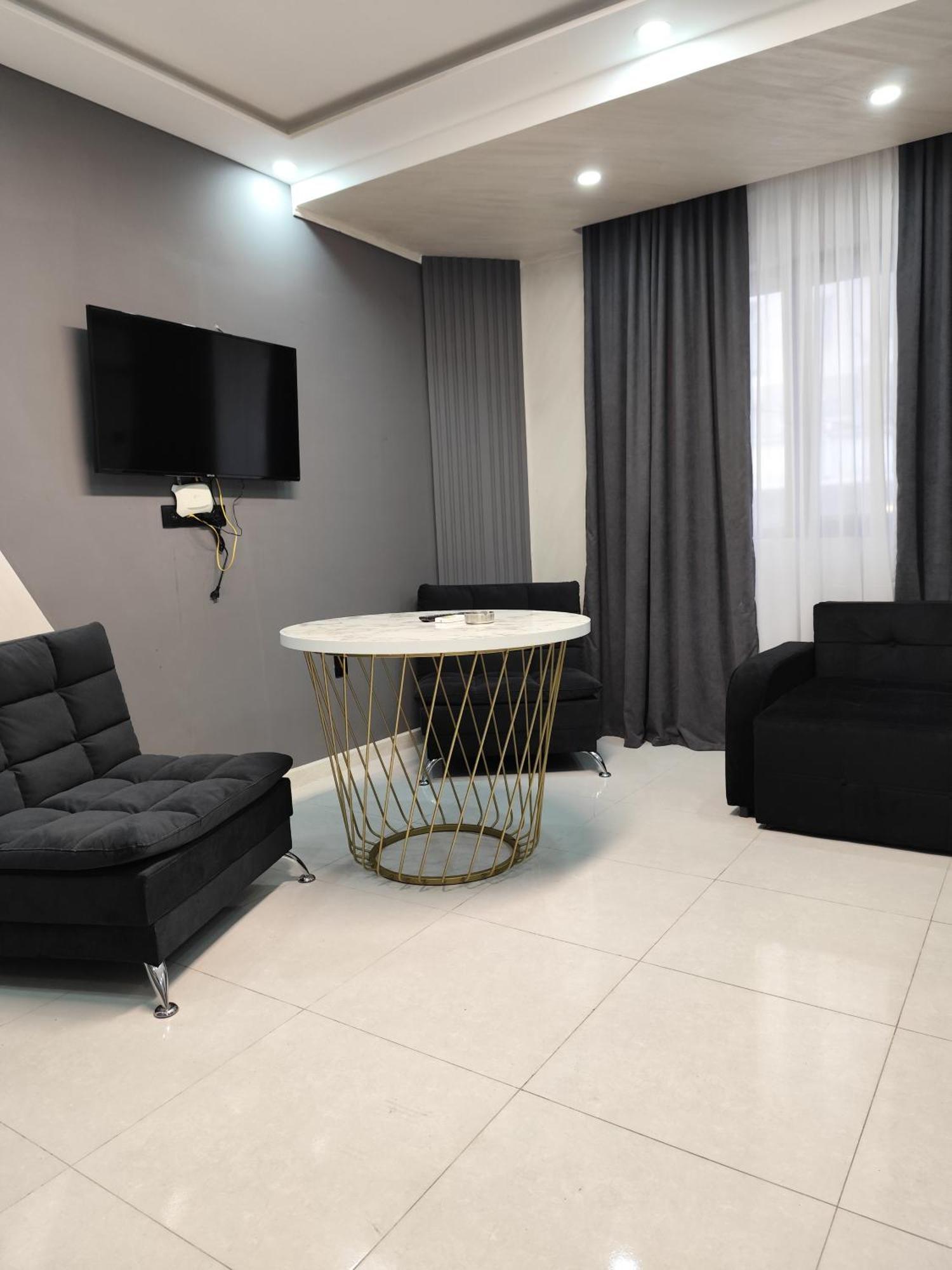 Hotel 770 バトゥーミ エクステリア 写真